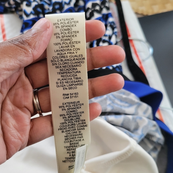 Eliza J Plus Size Blue And White Floral Pattern Stretchy Dress. Size 14W - Picture 4 of 7